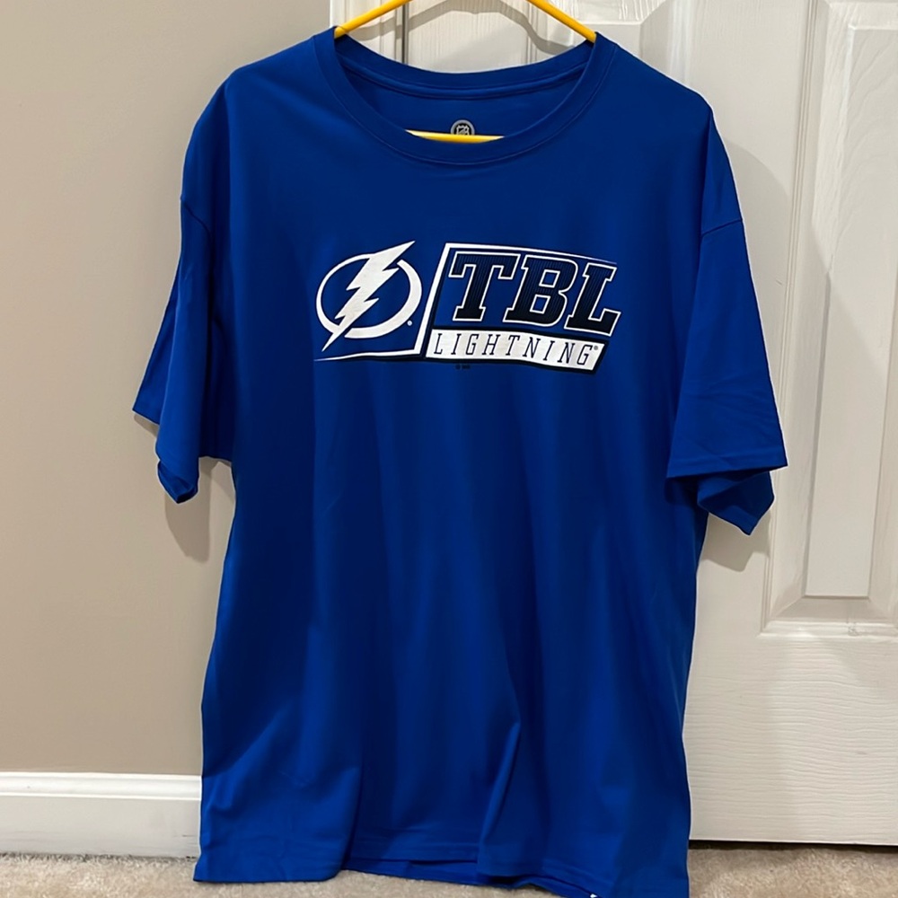Tampa Bay Lightning T-shirt. XL.